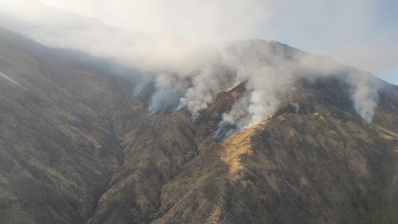 La Provincia trabaja para sofocar un incendio en El Rincón, a 3.400 metros de altura