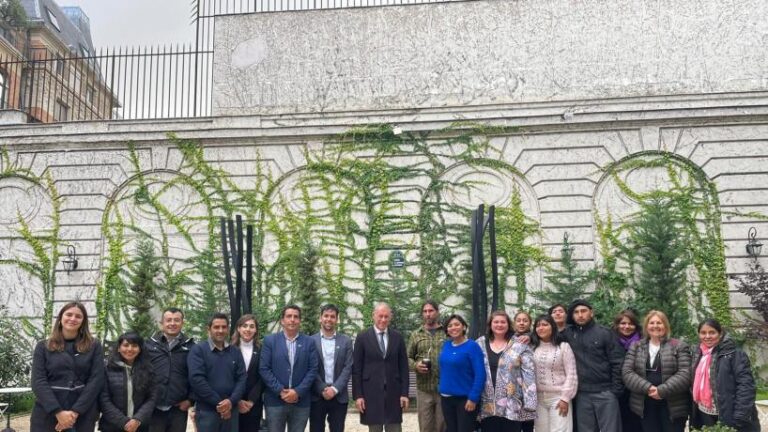 Embajador de Argentina en Francia recibió a estudiantes de los Valles Calchaquíes