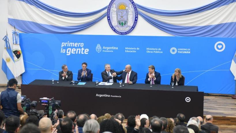 Fernández, Manzur y Pagani inauguraron el nuevo edificio de la Facultad de Bioquímica
