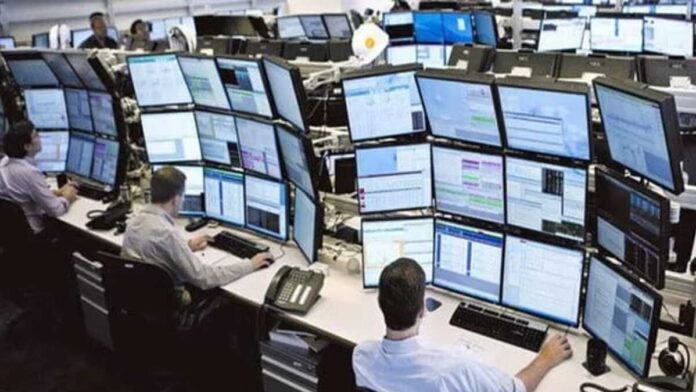 El riesgo país bajó y se posiciona en 800 puntos básicos