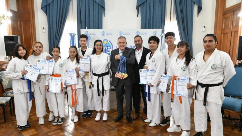 Jaldo recibió a los jóvenes karatecas que ganaron medallas en Jaldo recibió a los jóvenes karatecas que ganaron medallas en el Mundial