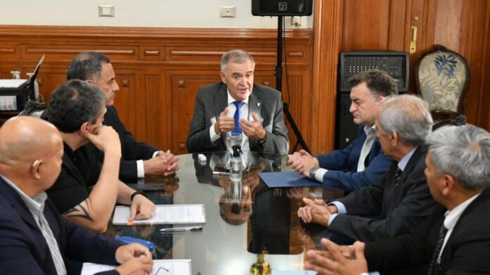 Interzafra: El gobierno entregó una ayuda financiera a trabajadores de la cosecha