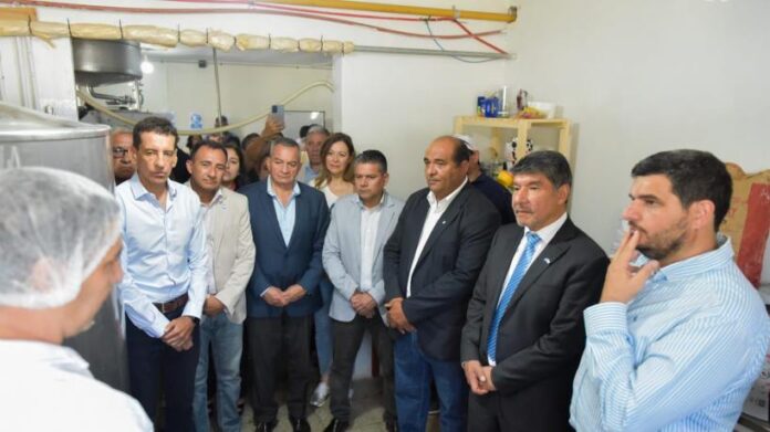 El vicegobernador Acevedo lanzó el yogur “La Overita” El vicegobernador Acevedo lanzó el yogur “La Overita”