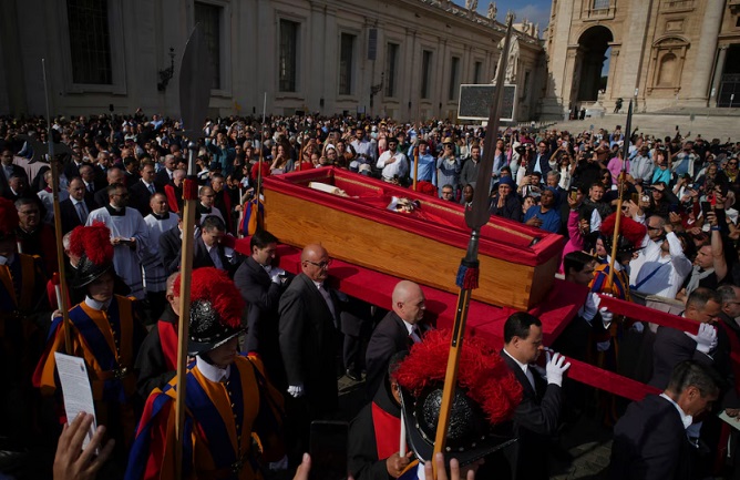 El cortejo fúnebre del papa Francisco recorrerá un trayecto de papa