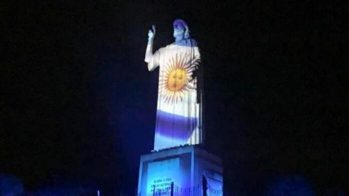 Espectáculo de luz y sonido en el Cristo Bendicente: una Espectáculo de luz y sonido en el Cristo Bendicente: una experiencia única en Tucumán