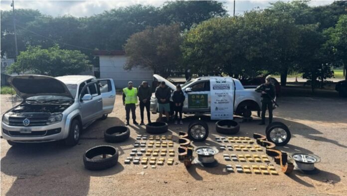 Golpe al narcotráfico: caen tres tucumanos con 77 kilos de Golpe al narcotráfico: caen tres tucumanos con 77 kilos de cocaína en dos operativos