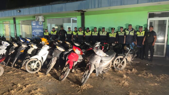Megaoperativo policial en Aguilares: retuvieron 52 motocicletas y 6 automóviles Megaoperativo policial en Aguilares: retuvieron 52 motocicletas y 6 automóviles