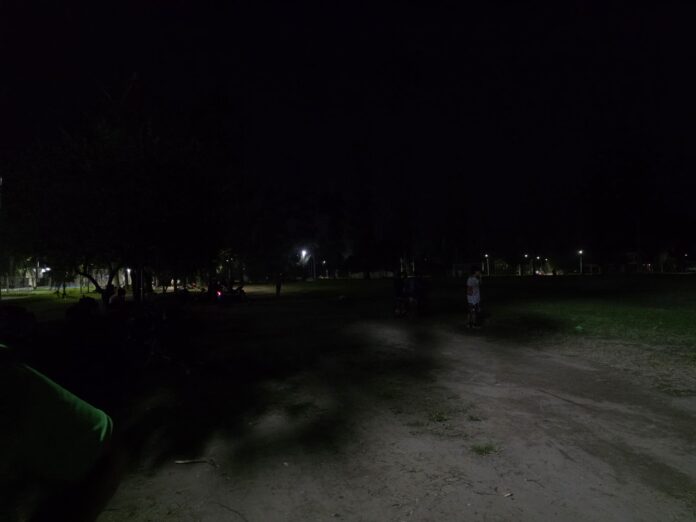 Oscuridad en el Complejo Deportivo Profesor Roberto Villagra: Deportistas a oscuras en Juan Bautista Alberdi
