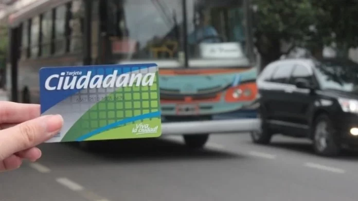 646377e57cfb5_700_394!