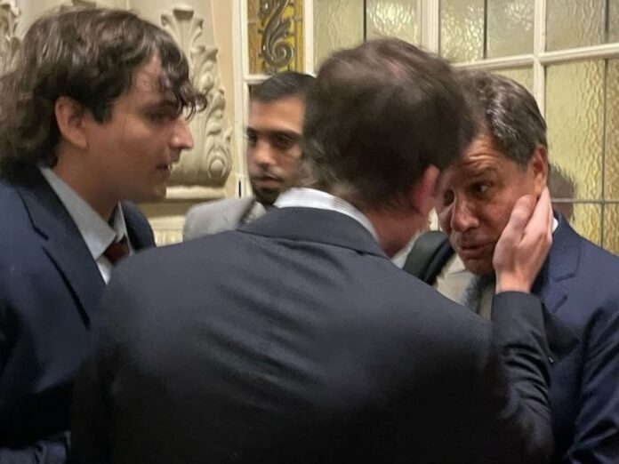 Revés para Santiago Caputo: la Cámara Federal anuló el archivo de la causa que promovió contra él Facundo Manes