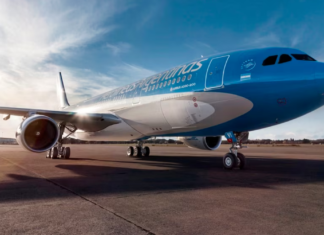 Aerolíneas anunció que aplicará un recargo por combustible en sus pasajes
