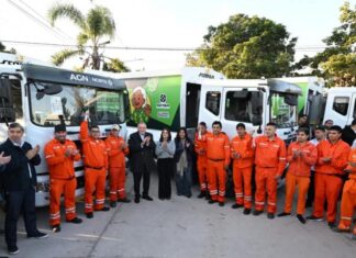 Jaldo inauguró pavimento, visitó obras y entregó camiones en Lomas de Tafí