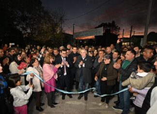 Jaldo inauguró obras de iluminación y pavimento en La Trinidad