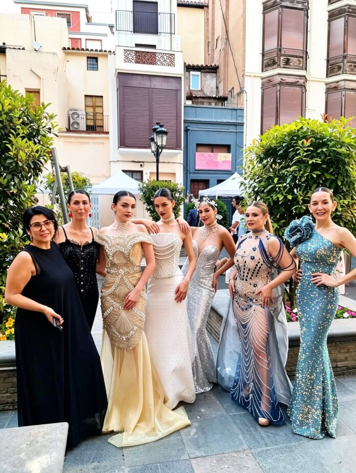 La moda argentina brilló en España y un diseñador tucumano llevó la randa a una pasarela internacional