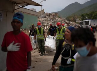 Ascendió a 4.490 el número de muertos por los terremotos en Venezuela