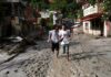 Suben a 353 los muertos en Nepal por los aludes que arrasaron pueblos