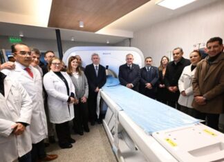 Jaldo inauguró un tomógrafo de última tecnología en el Hospital Centro de Salud