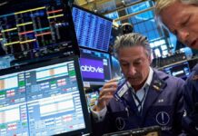 El riesgo país descendió a 485 puntos y tocó su nivel más bajo en el último mes